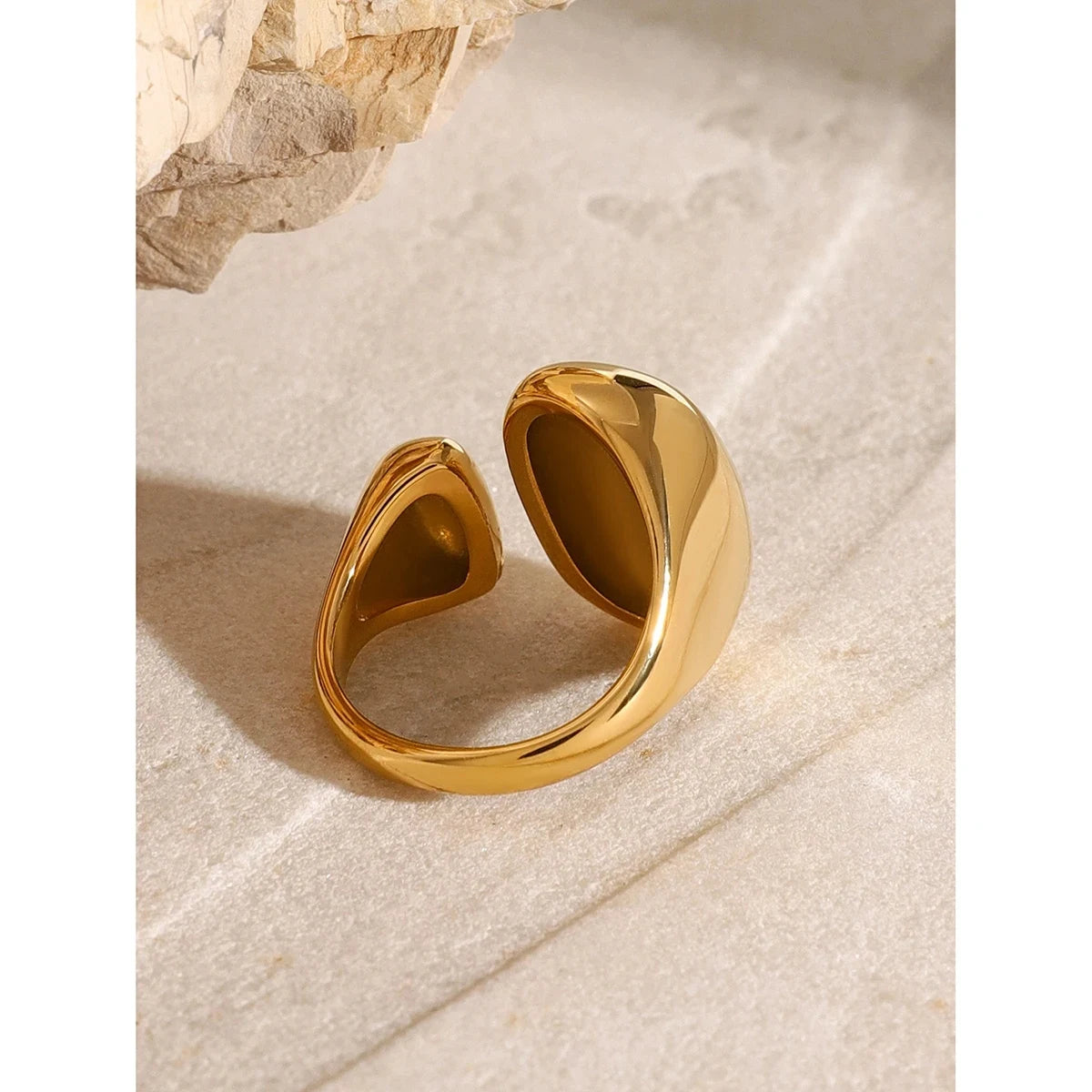 Stainless steel 18k gold-plated ring simple palace style casting jewelry metal gold fashion finger jewelry