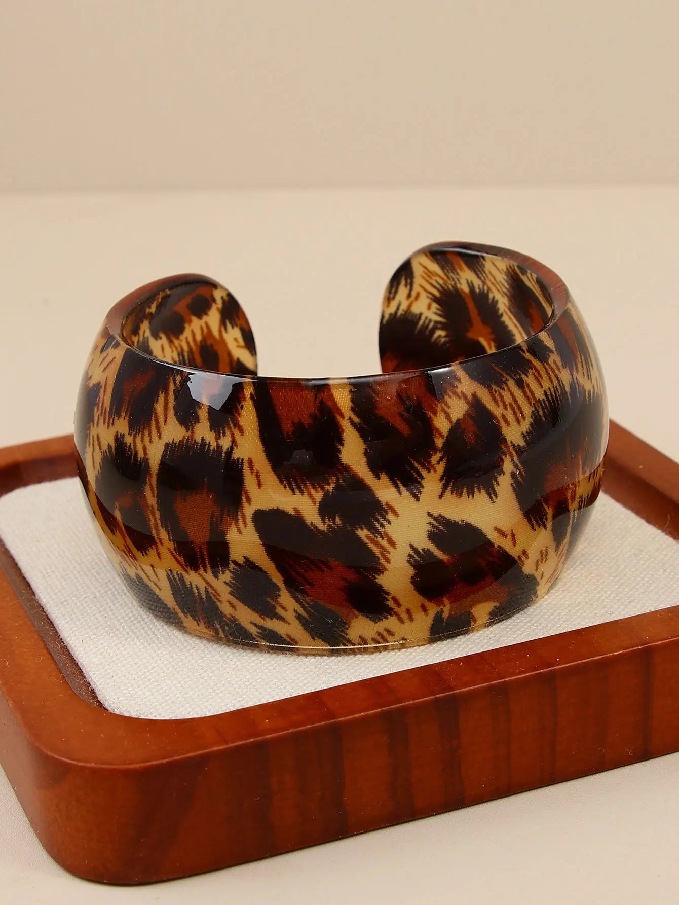 Sexy Leopard Print Resin Cuff Bangles Exaggerated Design Resin Material Leopard Print Bracelets Couple Style Wide Open