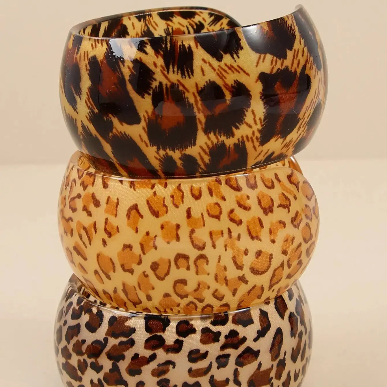 Sexy Leopard Print Resin Cuff Bangles Exaggerated Design Resin Material Leopard Print Bracelets Couple Style Wide Open