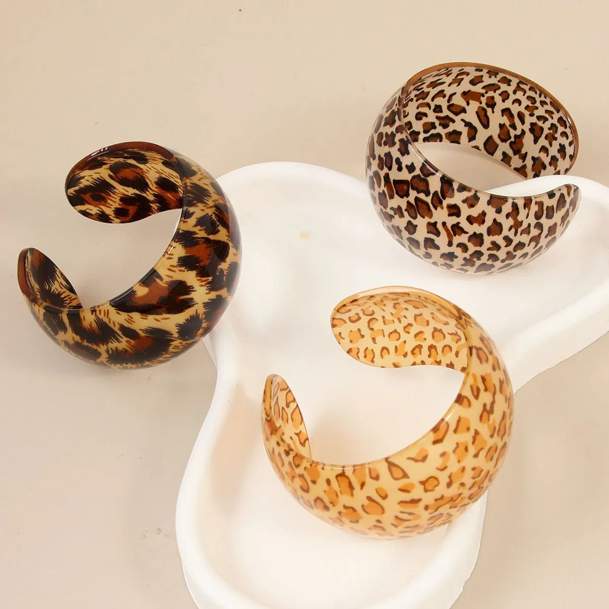 Sexy Leopard Print Resin Cuff Bangles Exaggerated Design Resin Material Leopard Print Bracelets Couple Style Wide Open