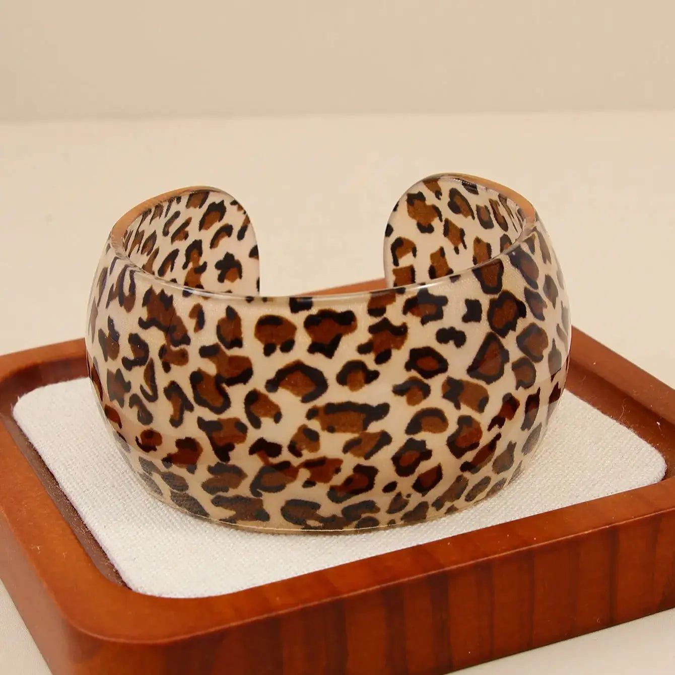 Sexy Leopard Print Resin Cuff Bangles Exaggerated Design Resin Material Leopard Print Bracelets Couple Style Wide Open